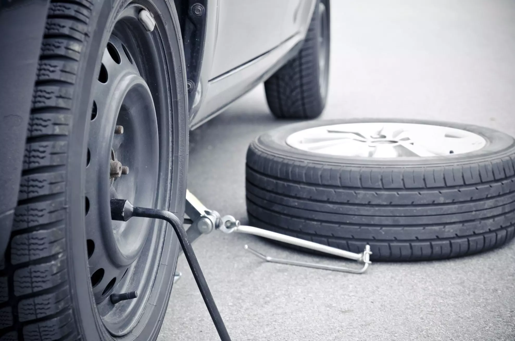 tyre change in Ajman